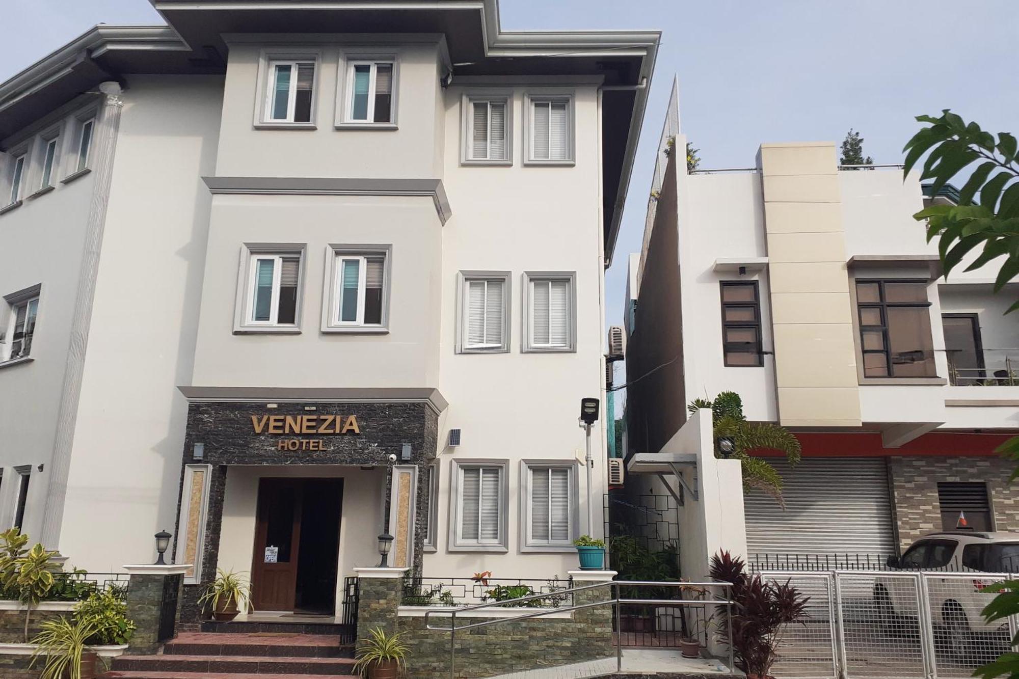Venezia Suites Hotel Iloilo Exterior foto