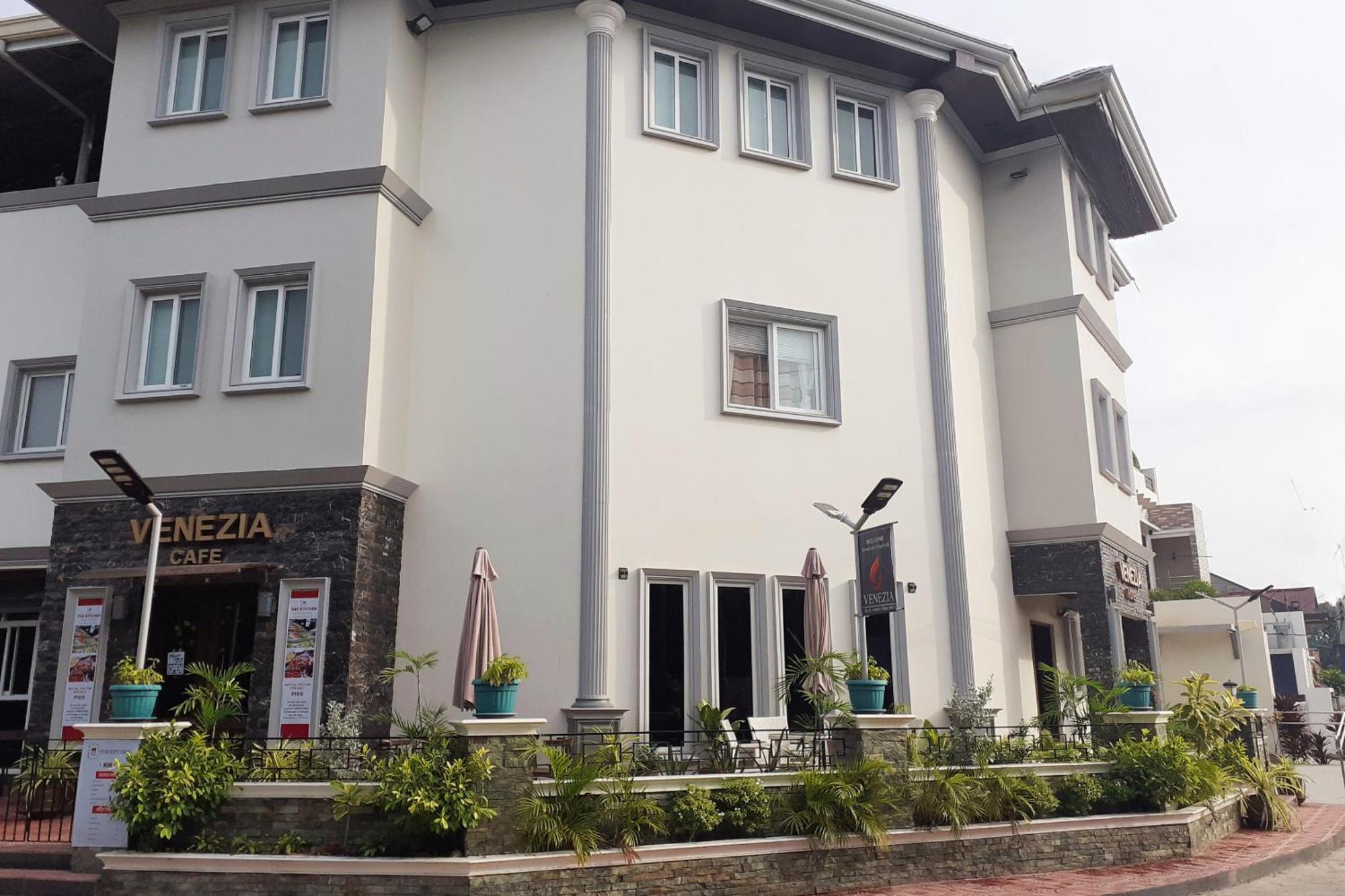 Venezia Suites Hotel Iloilo Exterior foto