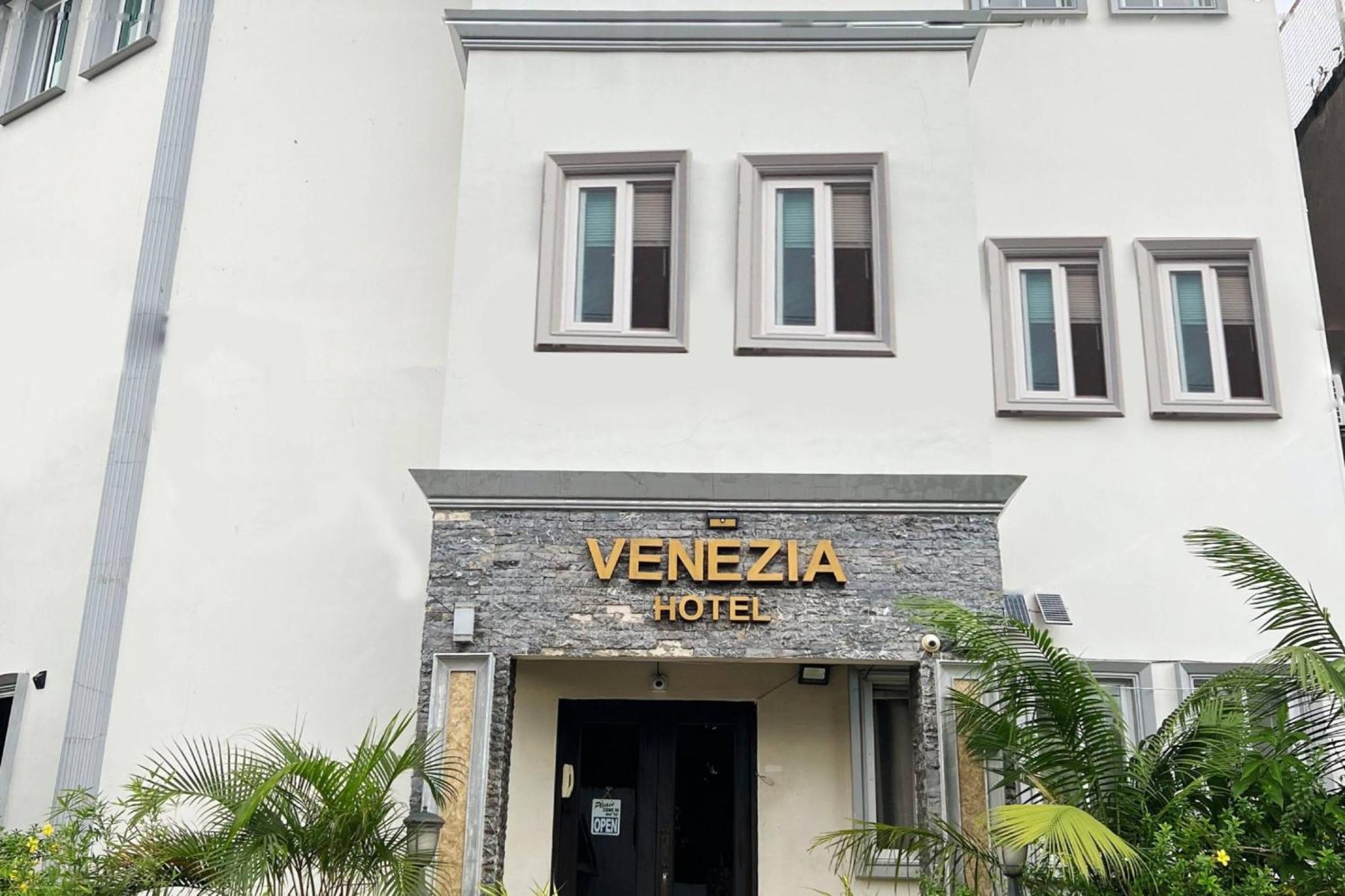 Venezia Suites Hotel Iloilo Exterior foto
